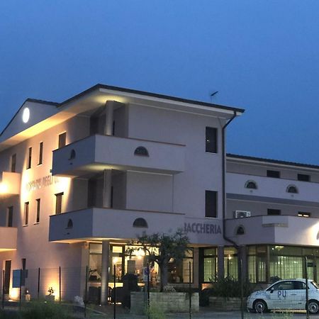 Pensione Degli Ulivi Porto Sant'Elpidio Bagian luar foto
