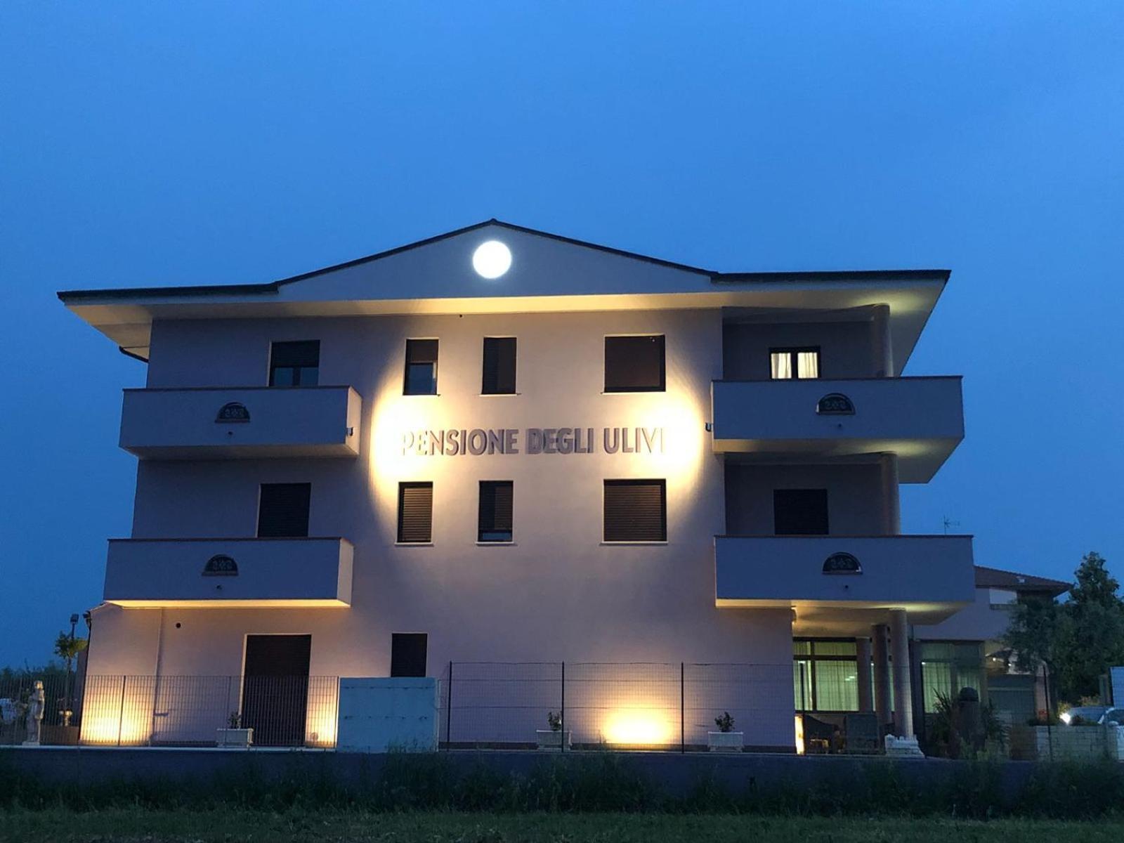 Pensione Degli Ulivi Porto Sant'Elpidio Bagian luar foto