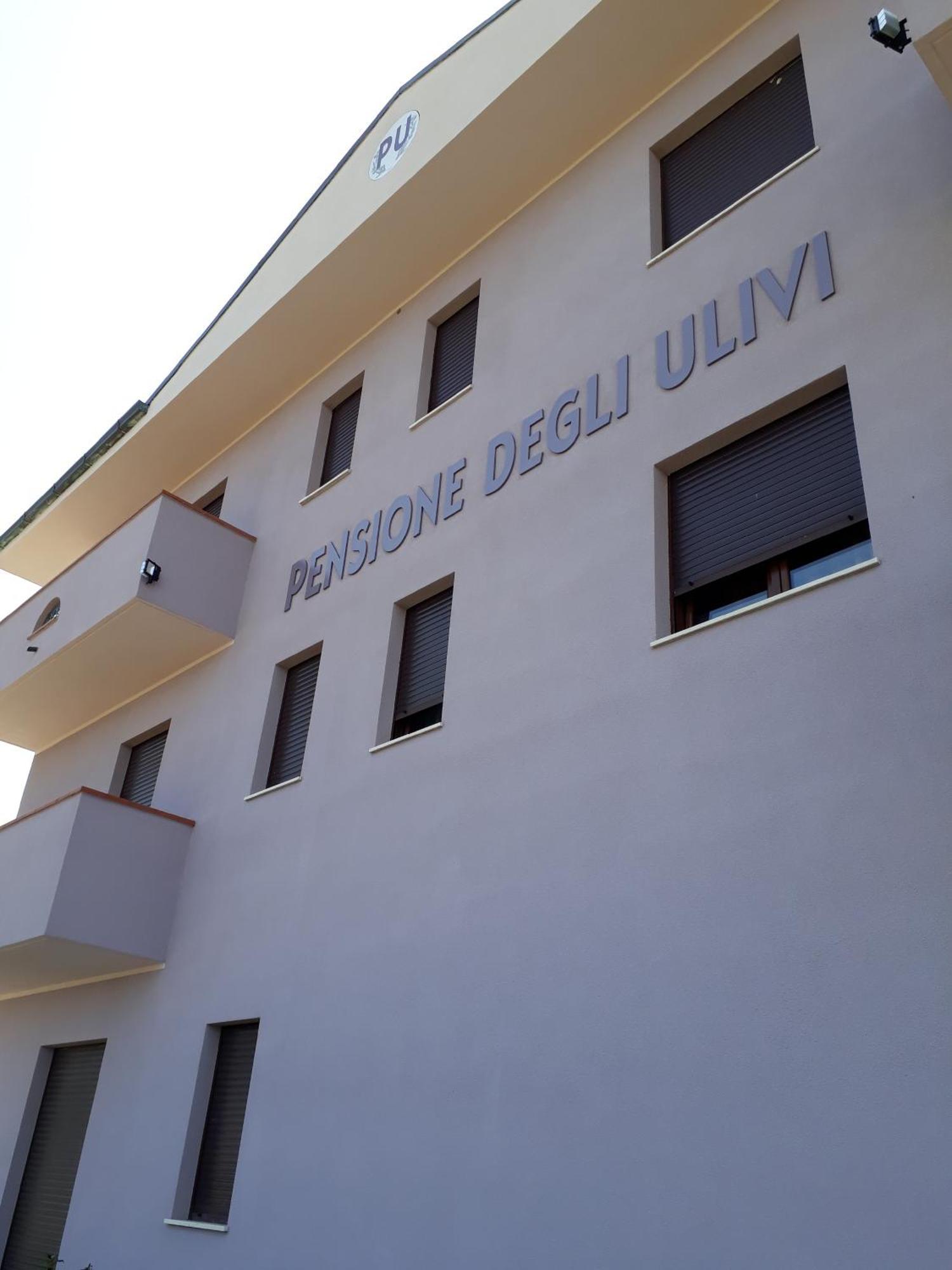 Pensione Degli Ulivi Porto Sant'Elpidio Bagian luar foto