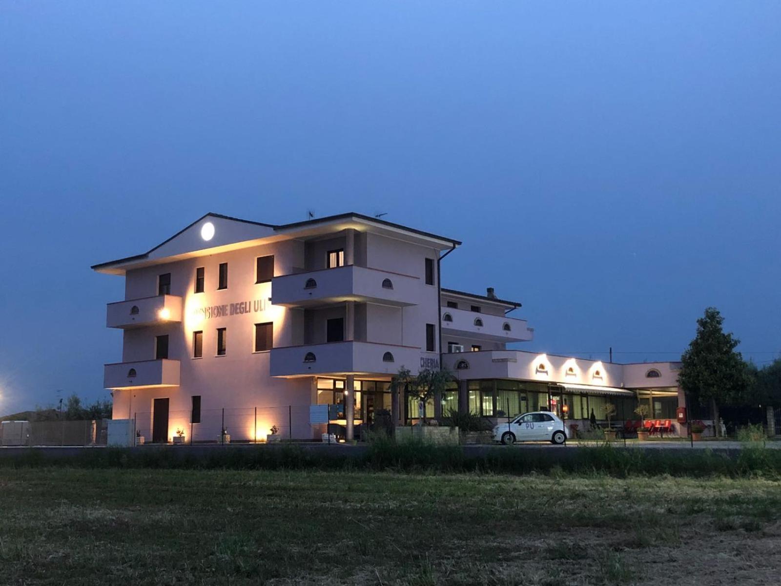 Pensione Degli Ulivi Porto Sant'Elpidio Bagian luar foto